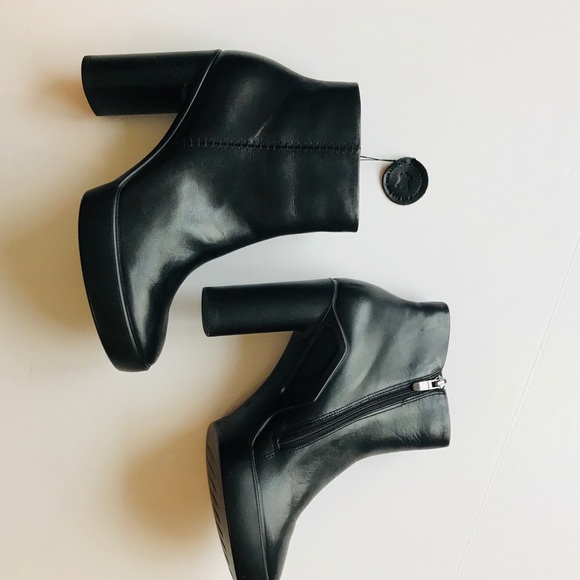 ECCO Black Platform Ankle Booties NEW - Picture 4 of 8